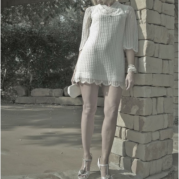 Vintage 1960’s 60s White Lace Beaded Go Go Dress Size XS/S Scalloped Hem Lined - Picture 2 of 11